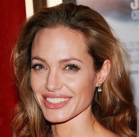 Angelina Jolie Jolie Adlı Kullanıcının Angelina Jolie Panosundaki Pin