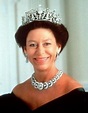 La Princesa Margarita del Reino Unido, Condesa de Snowdon, portando la ...