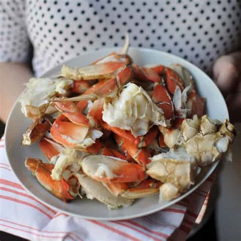 What's the best way to clean molly watson crabs? How to Cook and Clean Live Crab at Home - Turntable Kitchen