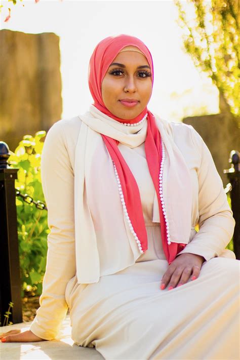 Pearl Chiffon Hijab Creme And Deep Coral In 2021 Arab Girls Hijab