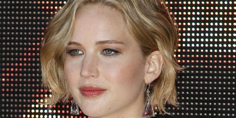 Jennifer Lawrence S Leaked Nude Photos Remind Us How Crappy The Internet Can Be For Women Huffpost