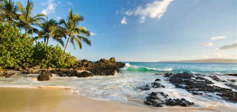 In total, plaka beach offers you 4km of golden sand to choose your perfect spot to lay your towel down. Best Beaches in Maui - Photos - Condé Nast Traveler