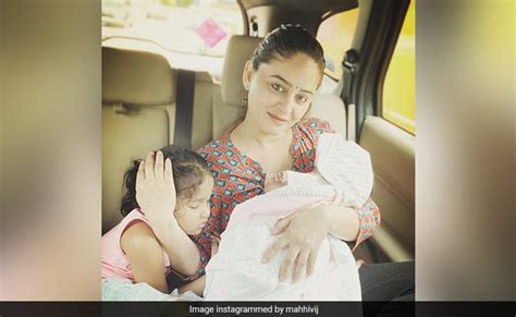 New Mom Mahhi Vijs Pic With Daughters Is Winning The Internet