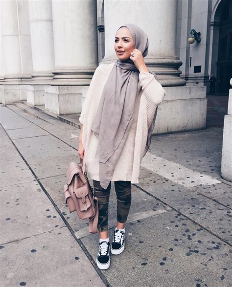 Последние твиты от hijab basah (@hijabbasah). Deze outfit past bij haar garderobe. Omdat het een kleur ...