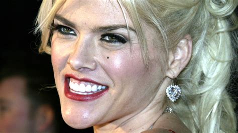 Anna Nicole Smiths Net Worth How Much Was The Star Worth When She Died