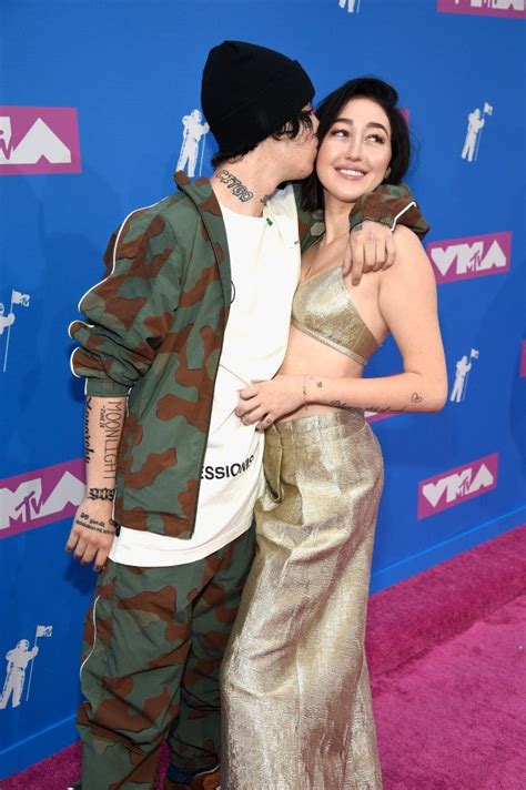noah cyrus says she s in love and obsessed with lil xan at vmas exclusive entertainment