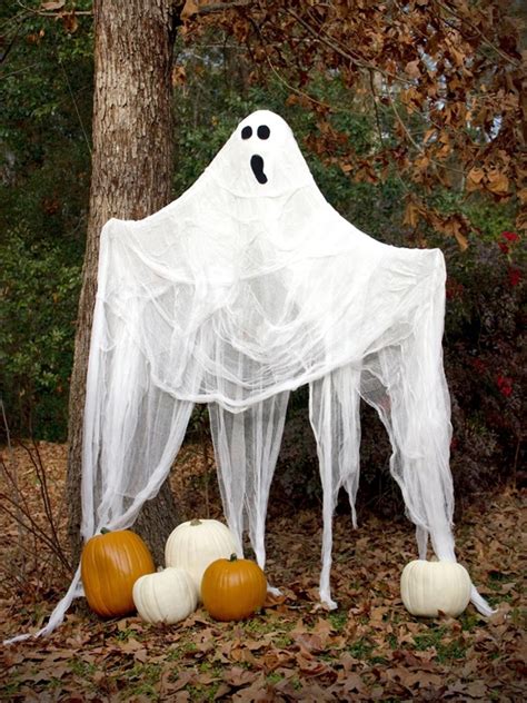 10 Easy To Make Halloween Decorations