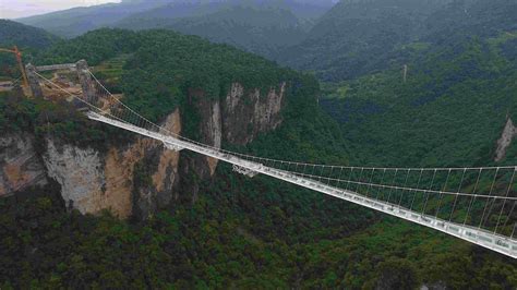 Thrilling Bungee Jump On Zhangjiajie Glass Bridge Cgtn