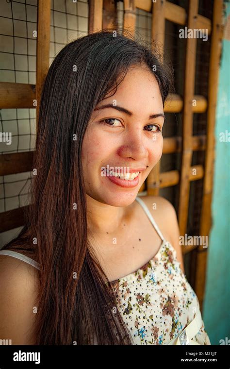 Women With Long Dark Hair Hi Res Stock Photography And Images Alamy
