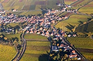 Luftbild Gleisweiler - Dorf - Ansicht am Rande von Feldern in ...