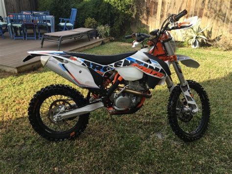 In this version sold from year 2012 , the dry weight is 107.0 kg (235.9 pounds) and it is equipped with a. KTM XCF-W 350 SIX DAYS STREET LEGAL PLATED BIKE RODE TWICE