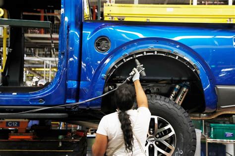 Ford To Add 3000 Jobs In The Detroit Area Invest 145 Billion
