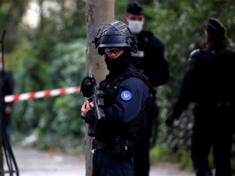 Attaque Paris Les Deux Suspects Sont Un Pakistanais Et Un Alg Rien Selon Une Source Challenges