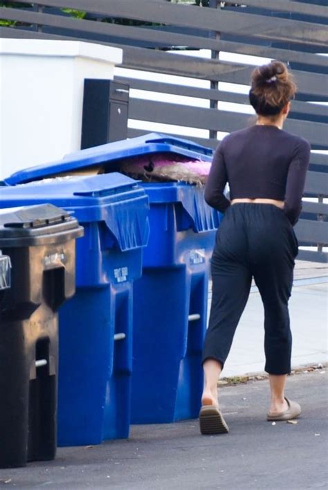 Jenna Dewan Outside Her Home In Los Angeles 11032020 Hawtcelebs