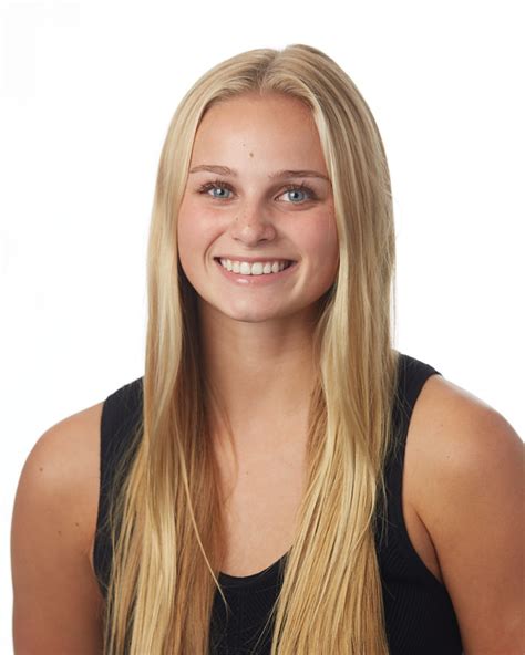 2022 2023 Swim Team Headshots Cropped Uwl Photography And Video Library