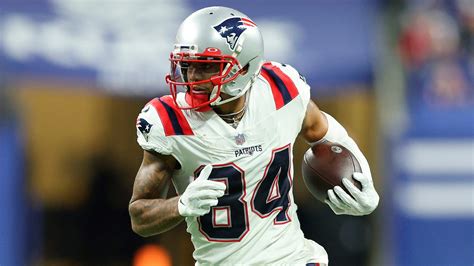 Afición De Buffalo Bills Avienta Dildo Al Wr De Patriots Kendrick Bourne Deportes National