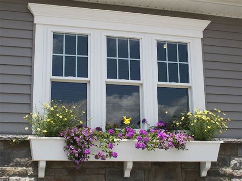 20 Front House Window Ideas