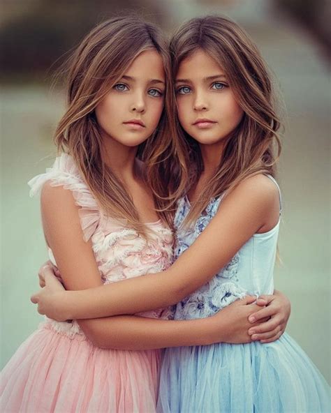 Beautiful Twin Girls Naked XXGASM