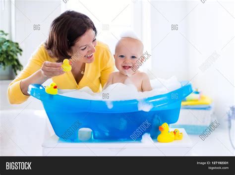 Baby Taking Bath Images Baby Ducks Taking A Bath Youtube Happy