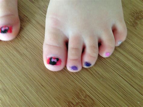 Minnie Mouse Toe Nails By Everyoneslawschool On Deviantart