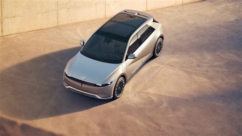 In the asian petrolhead video, a 6.2 feet (1.9m) person had a good amount of. Ioniq 5: Hyundai macht das Elektroauto zum Wohnraum