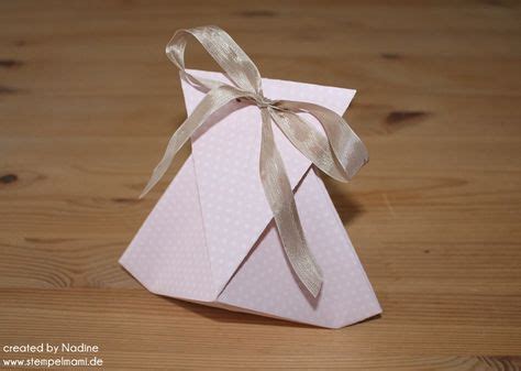 Das falten der schachtel ist etwas aufwändiger. Anleitung / Tutorial Geschenktüte | Geschenktüte basteln ...