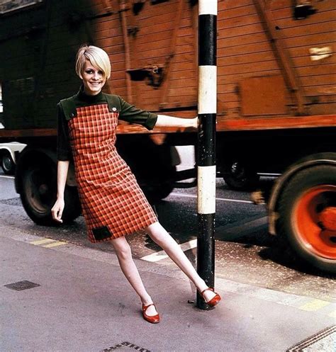 Pin By Bromley On Icons Twiggy Model Twiggy Fashion Sixties Fashion