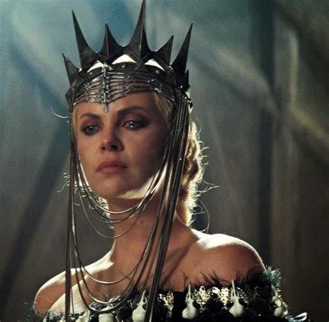 Snow White And The Huntsman Queen Ravenna Queen Ravenna Fantasy Art Women Ra EroFound
