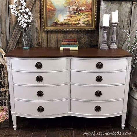 Do you ever wonder how to paint furniture white? How to Get Farmhouse White Painted Furniture by Just the Woods
