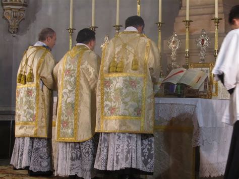 Catholicvs Solemne Misa Tridentina De La Inmaculada En Lyon Francia