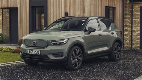 2022 Volvo Xc40 Recharge Choosing The Right Trim Autotrader