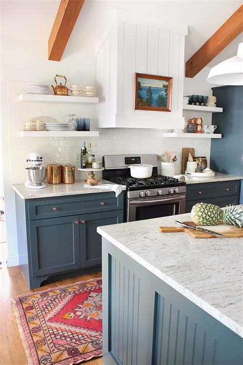 10 Stunning Farmhouse Kitchens With Coloured Cabinets