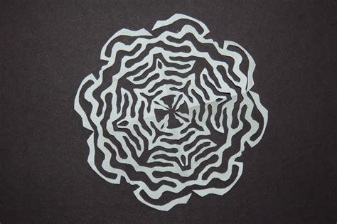 Cre8tive Daze Paper Snowflakes