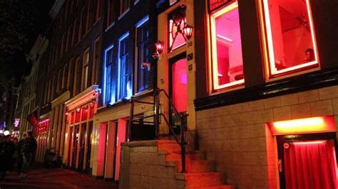 Amsterdam 1 5 Stündiger Abend Rundgang Im Rotlichtviertel Getyourguide