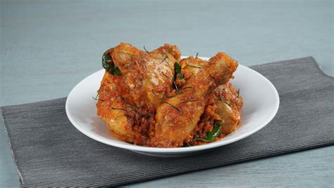 Selain mudah didapat, daging ayam juga relatif. Resep Ayam Rica Rica Pedas Manis - Masak Apa Hari Ini?