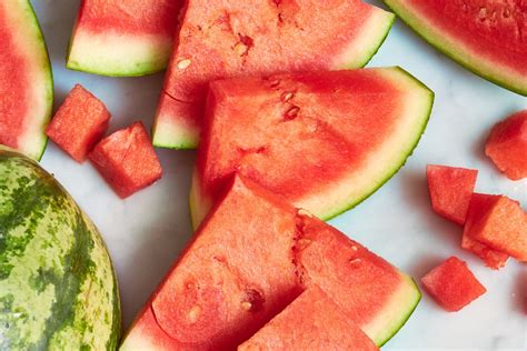 How To Pick The Best Watermelon Using The “two Finger” Rule The Kitchn
