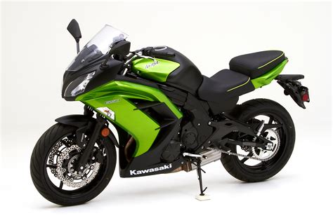 The kawasaki ninja® 650 abs is one of those rare sportbikes that wears a lot of hats. 2014 Kawasaki Ninja 650 - Moto.ZombDrive.COM