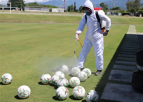 18 de diciembre del 1954. Deportes Tolima se prepara para el retorno a ...