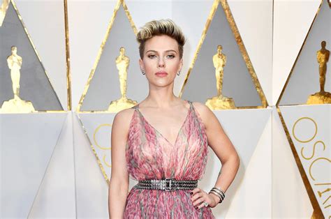 Scarlett Johansson At The 2017 Oscars