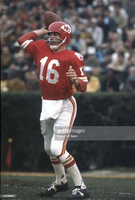 Len Dawson Of The Kansas City Chiefs Drops Back To Pass Against The News Photo Getty Images