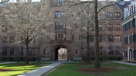 42 Rankings Of Yale University And 5382 Student Reviews 2021