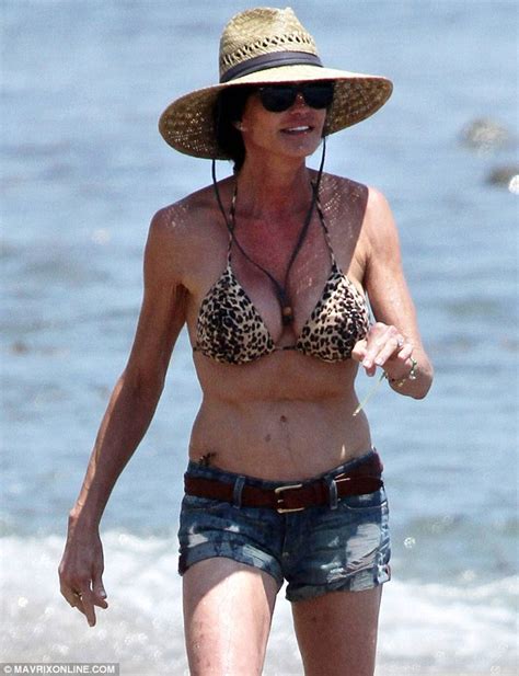 Janice Dickinson Flashes Too Much Flesh On The Fourth As She Shows Off