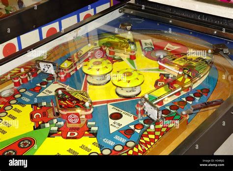 Playfield Pinball Machine Bumpers Fotografías E Imágenes De Alta Resolución Alamy