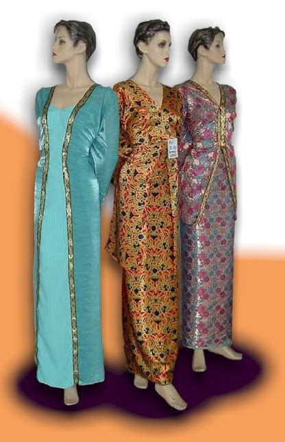 Baju kurung wanita satin velvet tradisional melayu. Bahasa kita. Gunakanlah: Baju tradisional