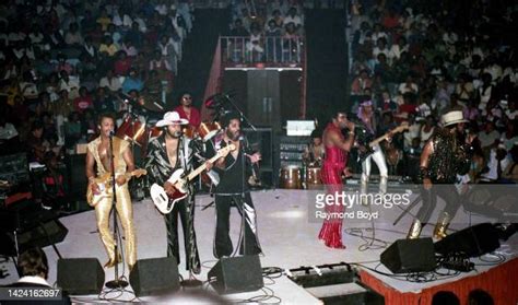 okelly isley jr photos and premium high res pictures getty images