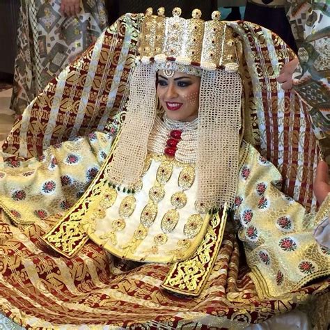 Tenue Fassia Complète Très Lourde Moroccan Bride Traditional