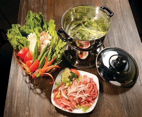 Vietnamese Hot Pot Cooked In Beef Broth And Coconut Juice Picture Of Saigon Saigon Hong Kong
