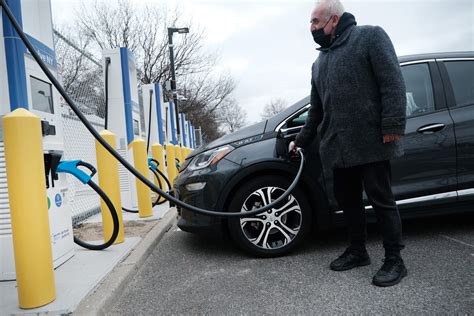 Electric vehicle charging stations could be a boosts for small towns along Illinois highways ...