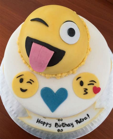 53 Best Images About Emoji Cake On Pinterest Smiley Faces Emoji
