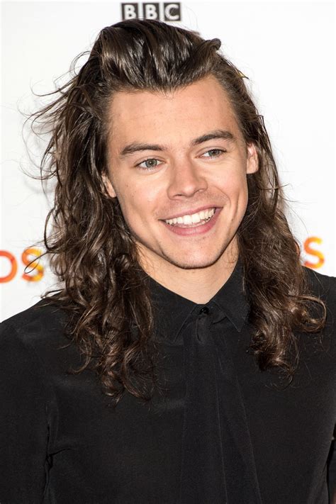 Harry Styles Cuts His Long Hair